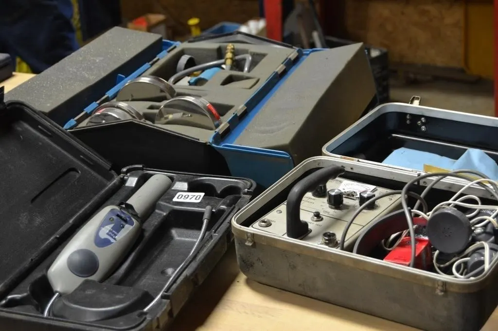 refridgeration testing kits / fluid leak detectors