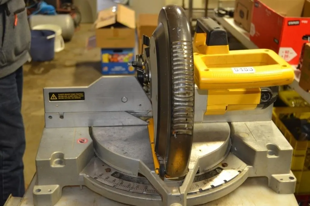 Dewalt Mitre Saw with replacement blades
