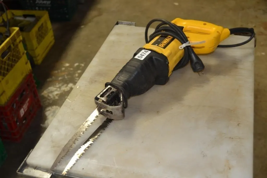 Dewalt reciprocating saw with blades