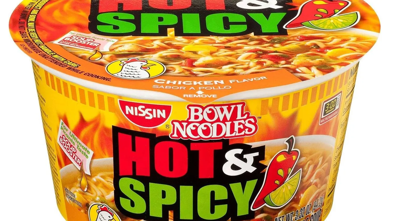 Nissin Hot Spicy Chicken Noodle Bowl 12pk