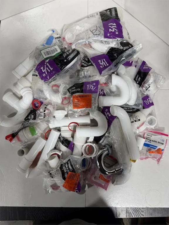 Everbilt 1.5 Inch Plumbing Drain Parts Mixed Lot