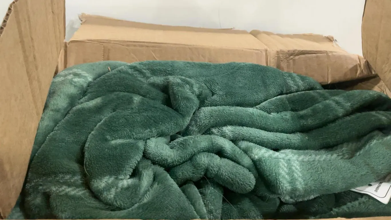 Green Plush Electric Heated Throw Blanket