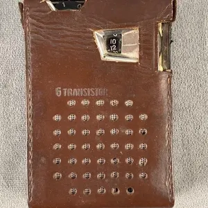 Gloritone 6-Transistor Radio w Sleeve