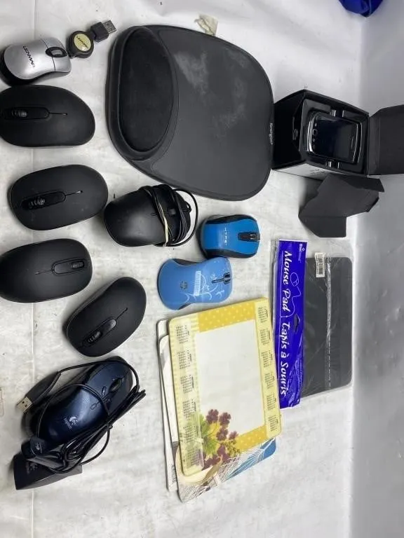 Computer Mice, Mouse Pads & BlackBerry Torch Phone