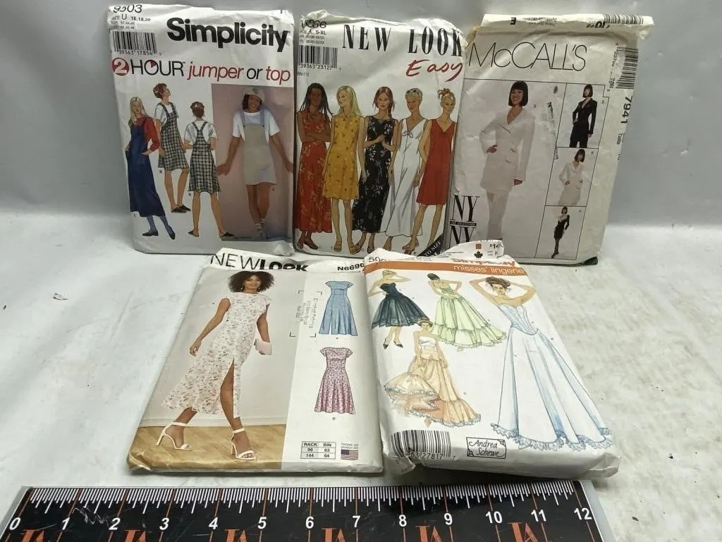 Vintage Sewing Patterns Lot: Simplicity, New Look,