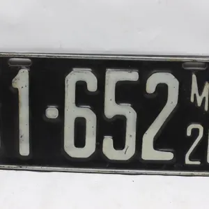 Vintage 1926 Manitoba License Plate #31-652