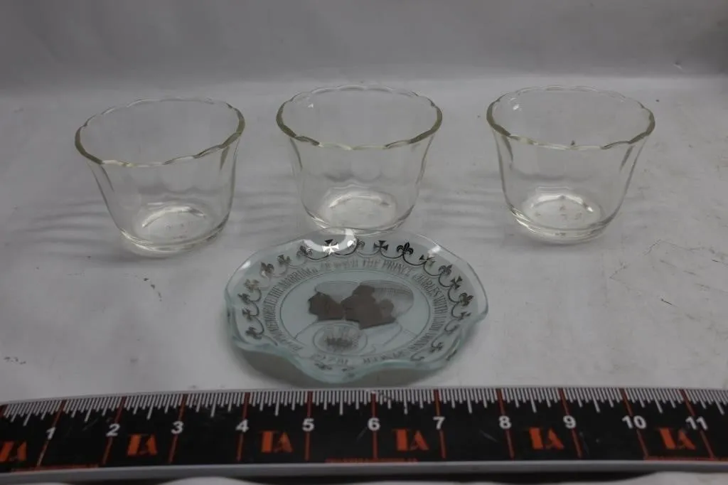 Charles & Diana Commemorative Dish w/ Glass Bowls