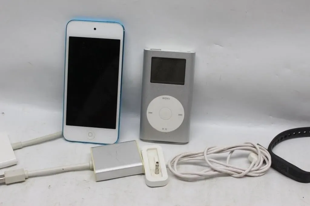 Apple iPod Touch, iPod mini & Accessories Lot