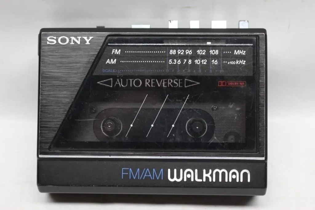 Sony WM-F77 FM/AM Walkman Cassette Player