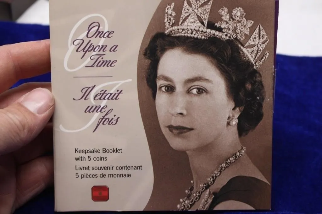2002 Golden Jubilee Keepsake Booklet w/ 5 50-Cent