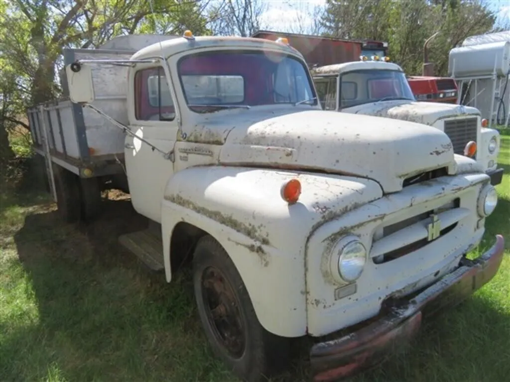 IH R-160 Grain Truck (Circa 1953) S/N 631-C