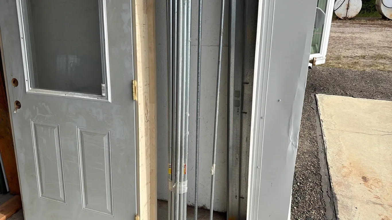 Quantity of unused Wheatland 3 1/4" x 10' steel pipe