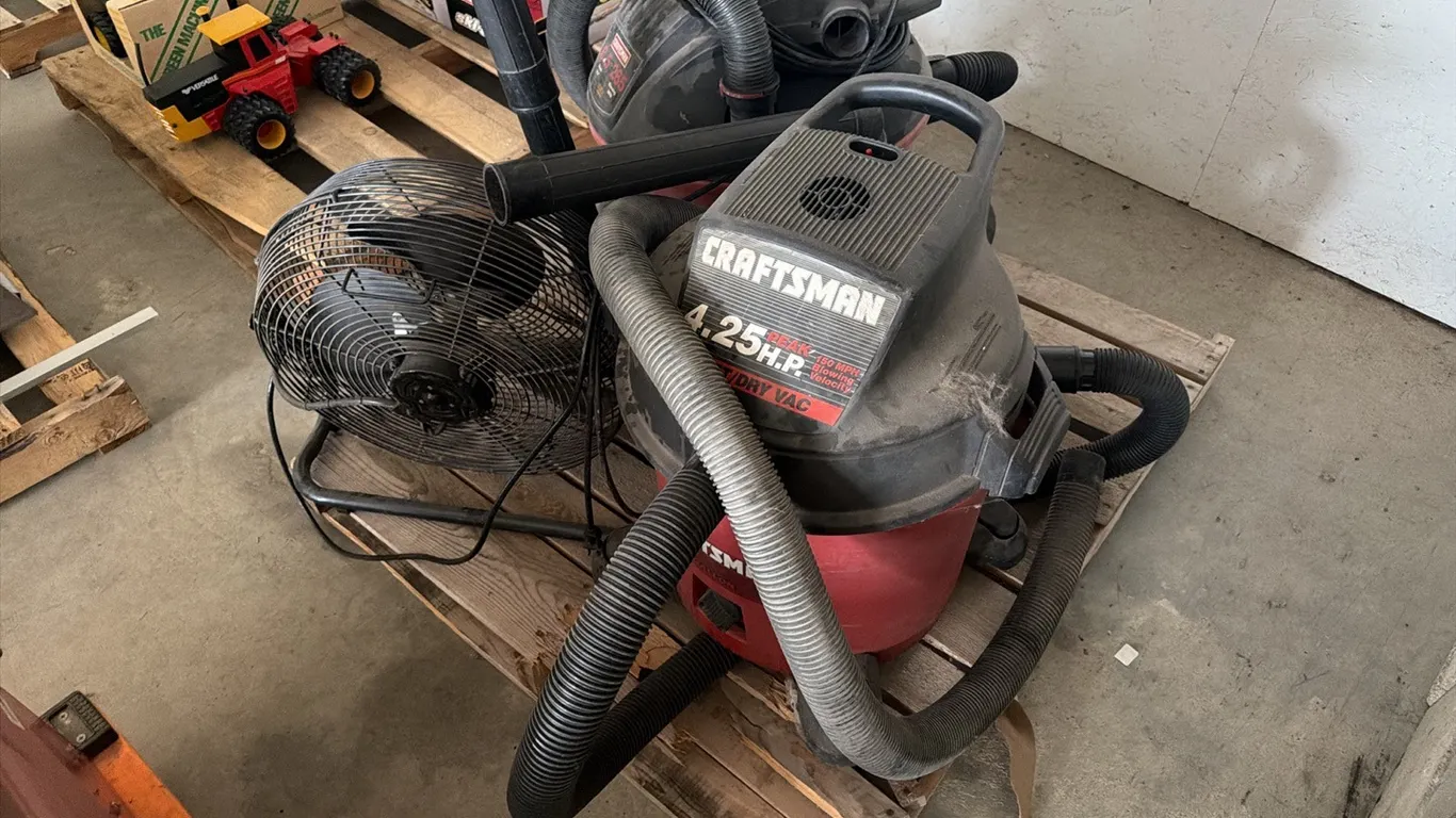2) Craftsman shop vac w/ floor fan