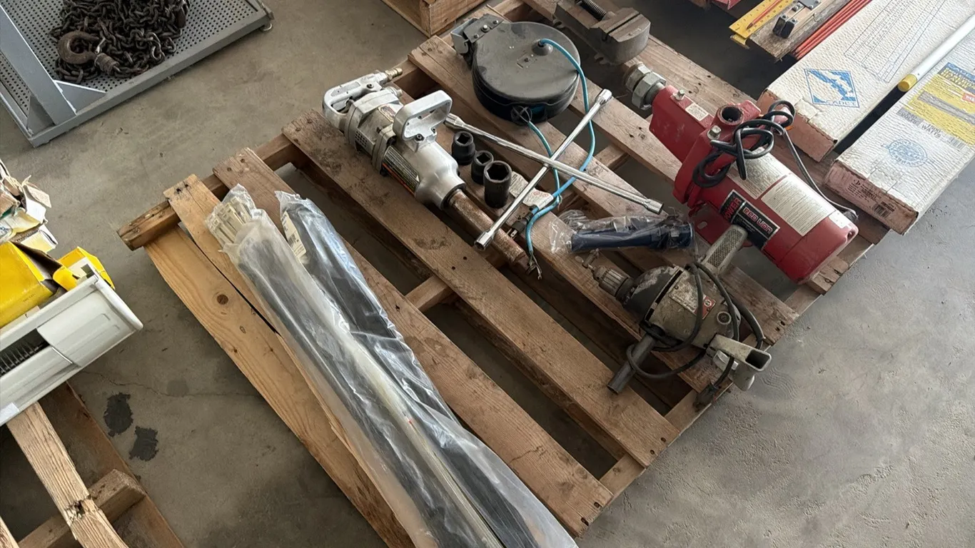 Central pneumatic 1" impact w/ Black & Decker elec drill, Red Lion jet sprinkler, vise & power cord wheel