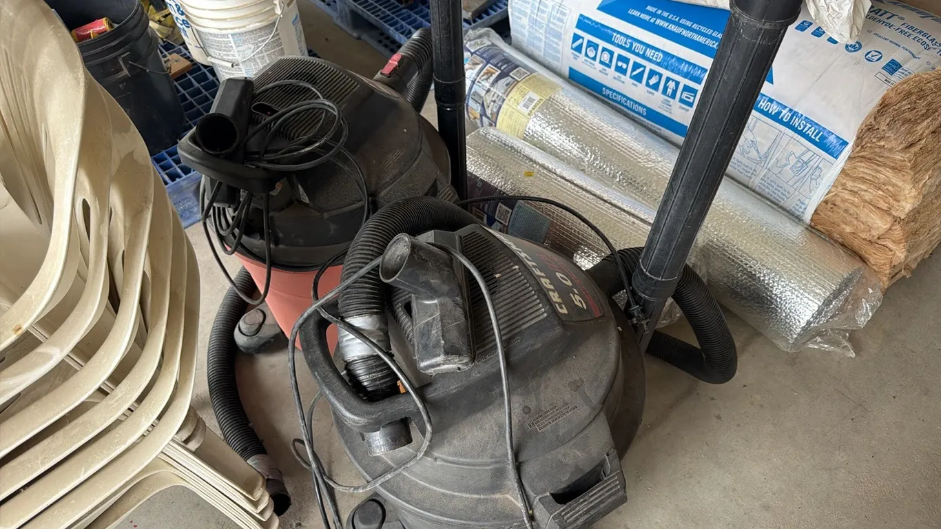 2) Craftsman shop vacs