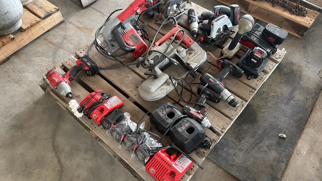Assorted Milwaukee & Craftsman power tools