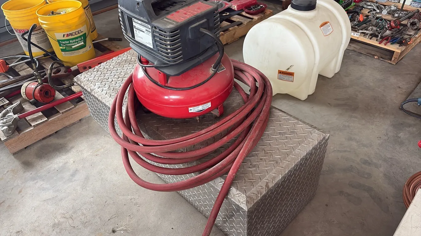 Craftsman 150psi 6 gallon air compressor w/ air hose & pkp toolbox