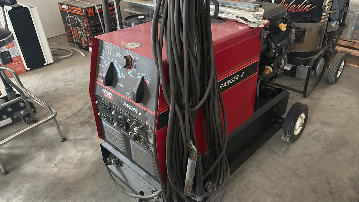 Lincoln Ranger 8 AC/DC welder w/ Kohler Command 20hp engine & leads on portable cart