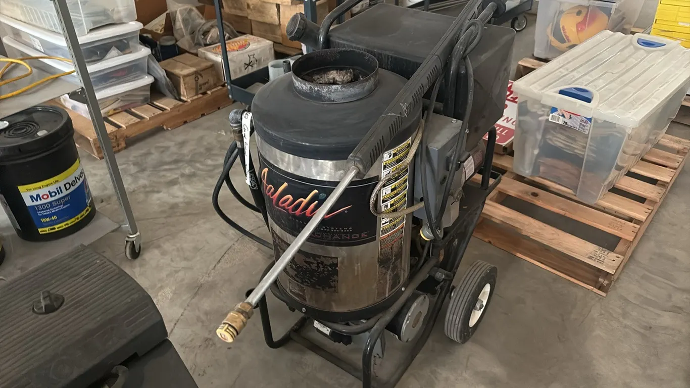 Aaladin Model 1321 1200psi 220000 portable pressure washer w/ hand wand