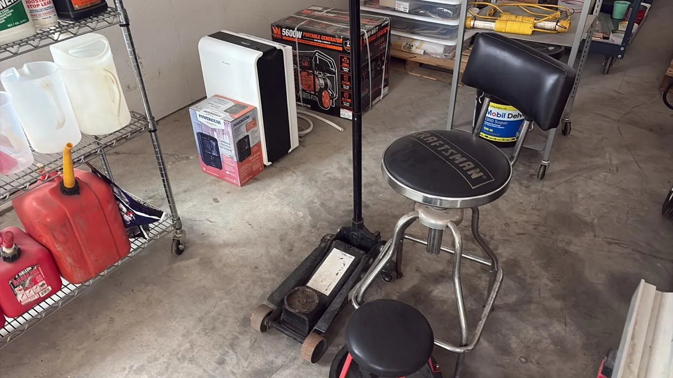 2) Shop stools w/ floor jack