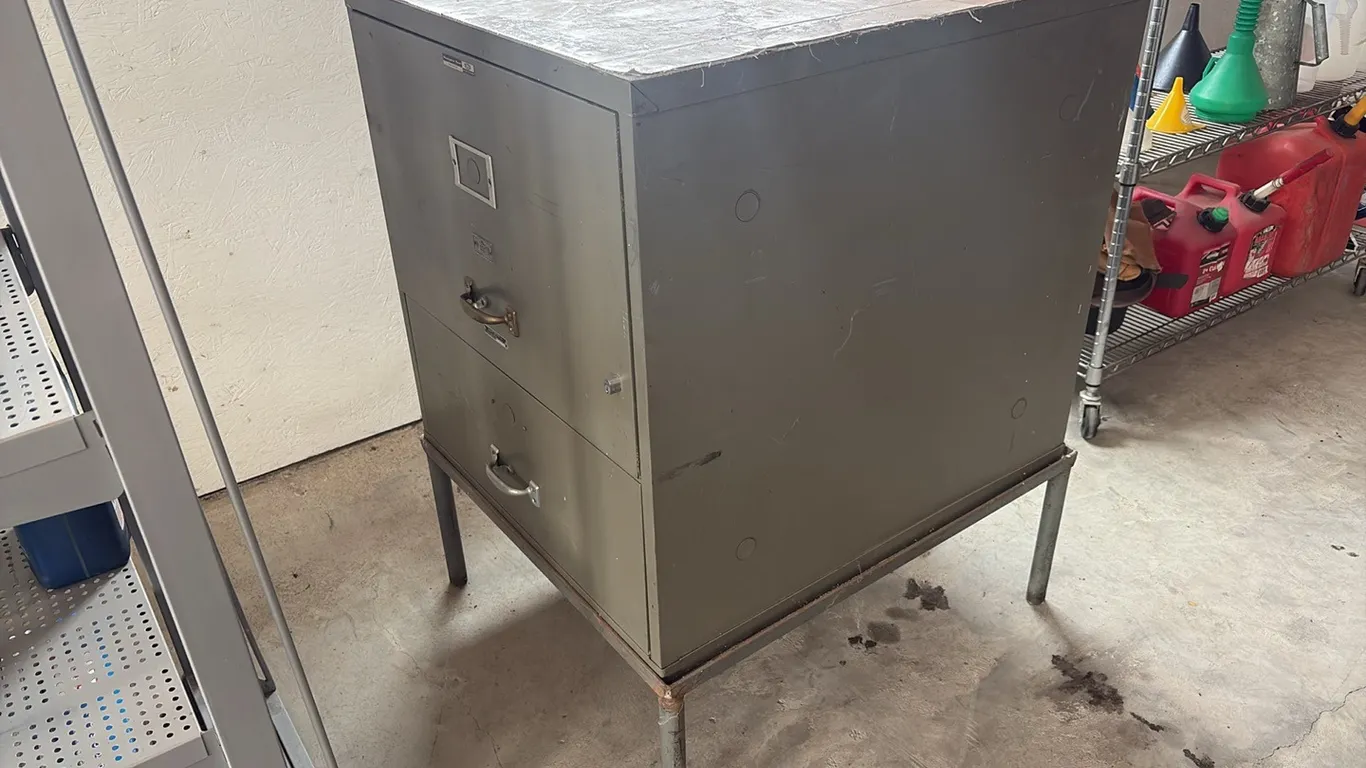 28"x32"x42" HD steel file cabinet