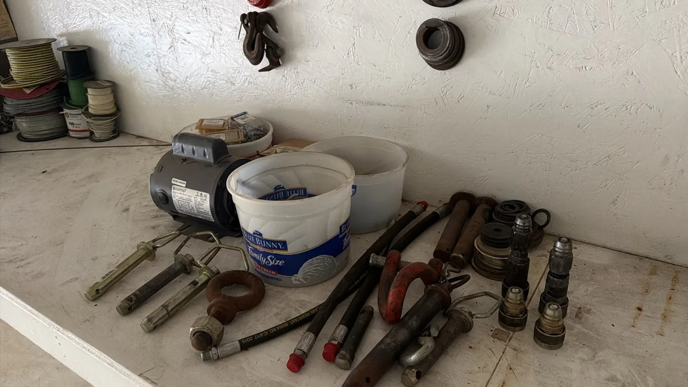 Assorted drop pins, 1/4hp electric motor , safety pins, chain hooks & large washers