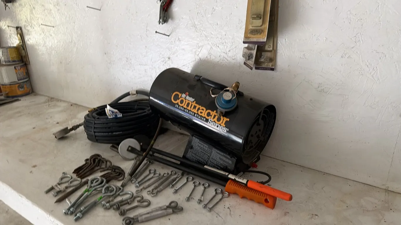 Mister Heater 30000-60000btu space heater w/ unused Goodyear 50' 3/8" air hose & assorted screw eye