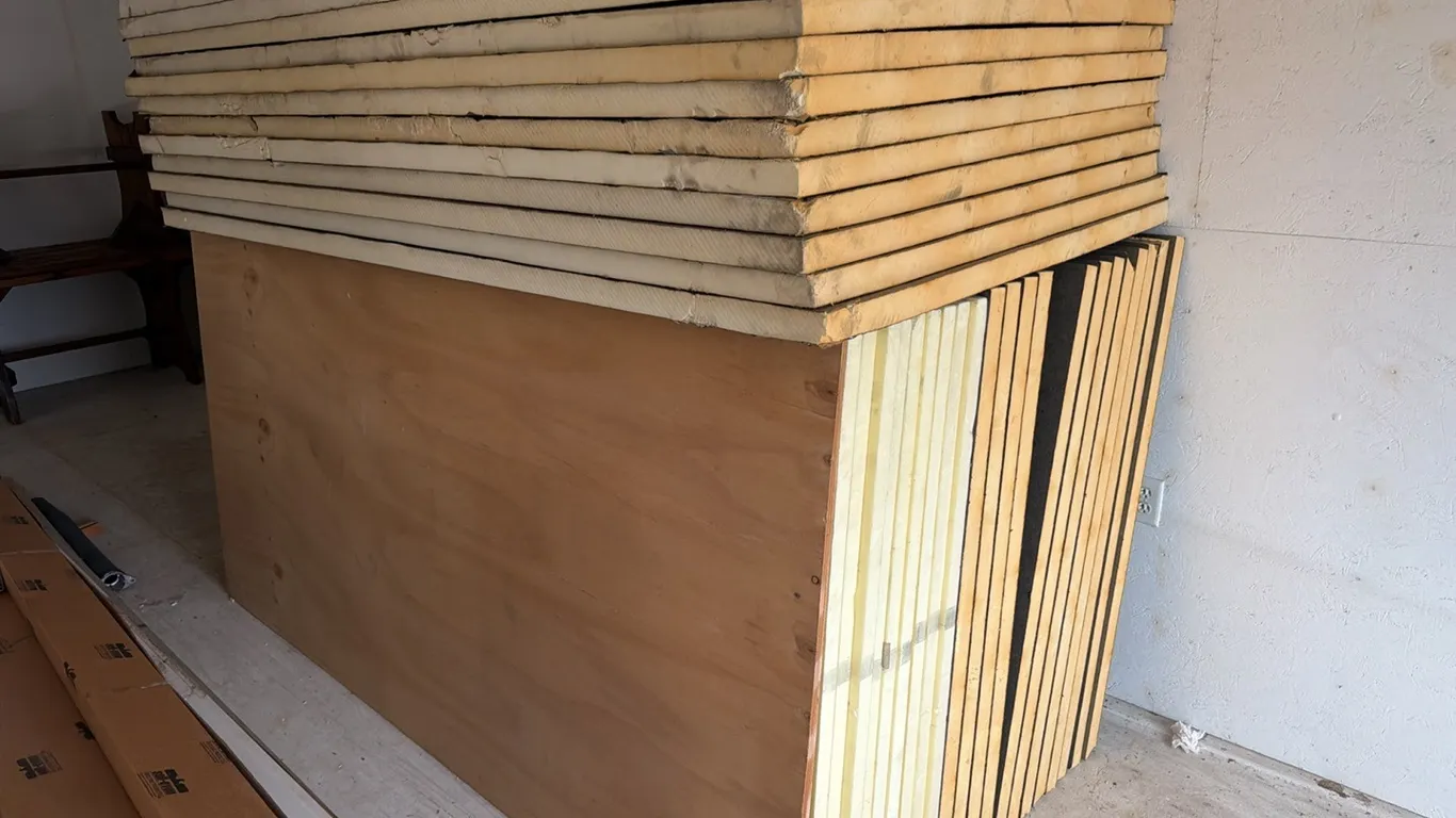 32) 8'x4'x2" Foam insulation pads