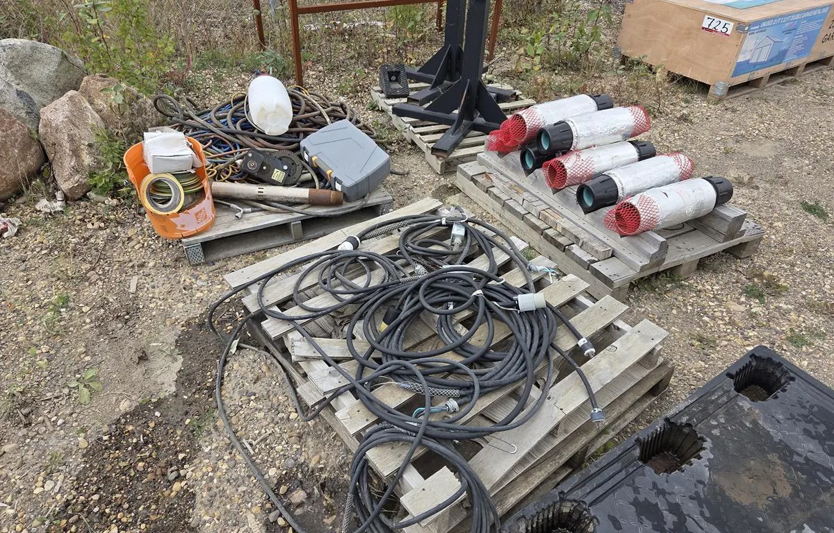 Mixed Industrial Hoses, Cables and Shop Supplies
UNRESERVED