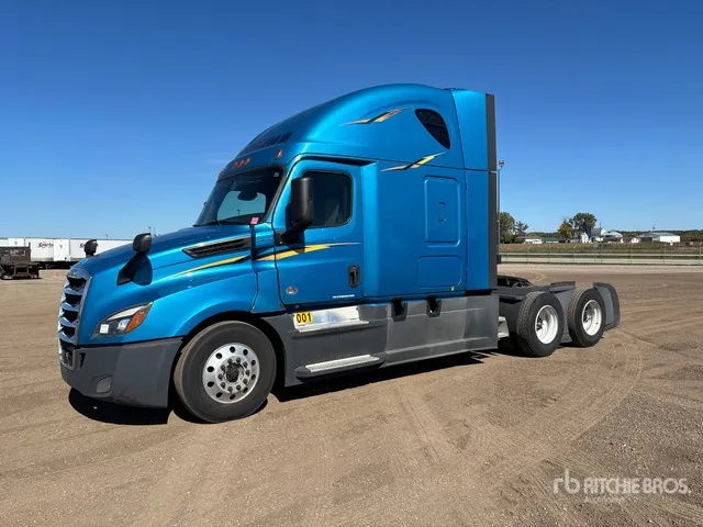 2020 Freightliner Cascadia 126 6x4 T/A Sleeper Truck Tractor