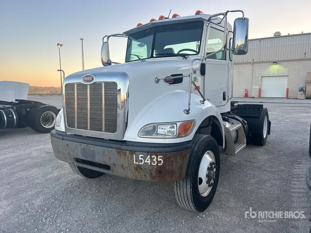 2017 Peterbilt 348 4x2 S/A Day Cab Truck Tractor