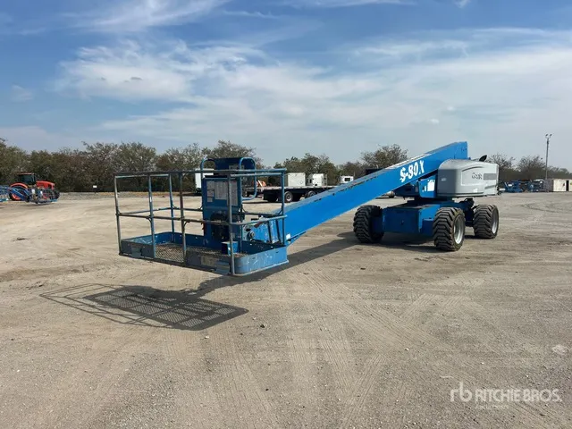 2015 Genie S-80X 4WD Diesel Telescopic Boom Lift