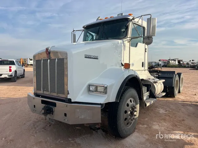 2020 Kenworth T800 6x4 T/A Day Cab Truck Tractor
