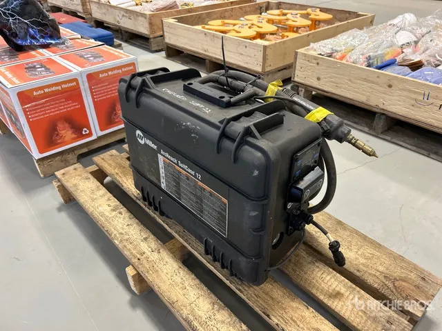 Miller Extreme 12VS Suitcase Wire Feeder