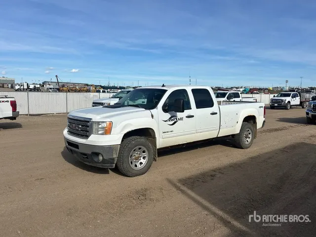 2014 GMC Sierra 3500HD 4x4 Crew Cab Pickup