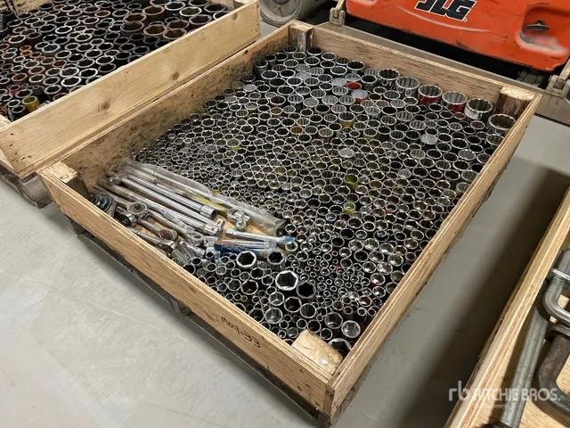 Quantity of Mechanics Ratchet Wrench Sockets