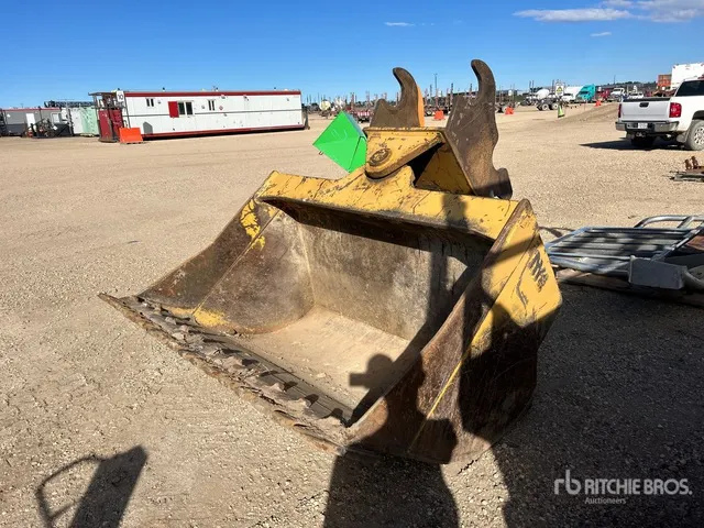 72 in Q/C Tilting Excavator Bucket