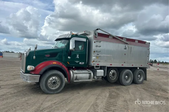 2017 Peterbilt 567 8x4 Tri/A Dump Truck