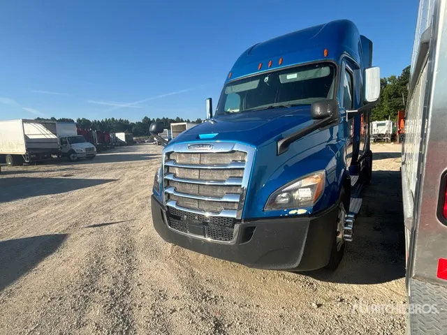 2020 Freightliner Cascadia 126 6x4 T/A Sleeper Truck Tractor (Inoperable)