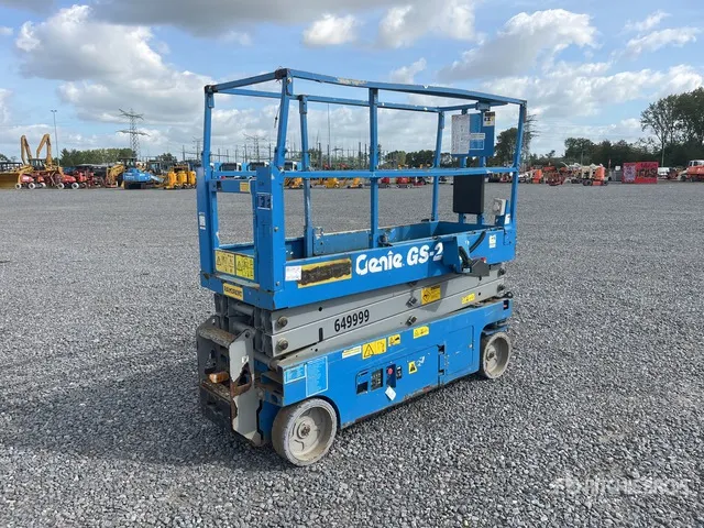 Genie GS-2032 Electric Scissor Lift