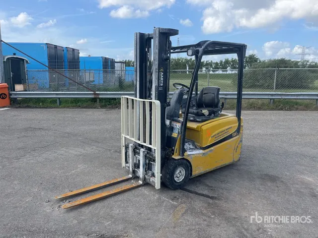 2013 Yale ERP16VT MWB F2080 1600 kg Electric Forklift (Inoperable)