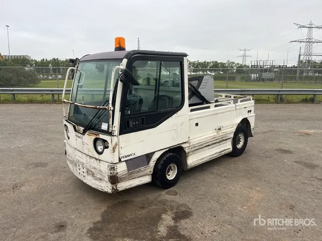 2019 Fenwick-Linde P250 Electric Tow Tractor
