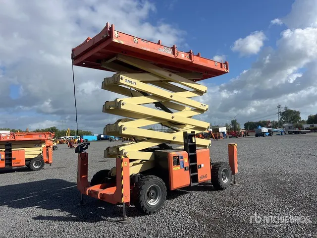 2016 JLG 530LRT 4x4 Diesel Scissor Lift