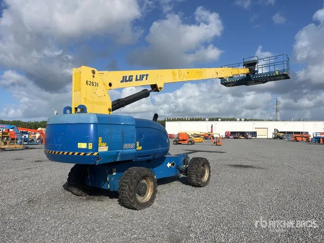 2008 JLG 680S 4WD Diesel Telescopic Boom Lift