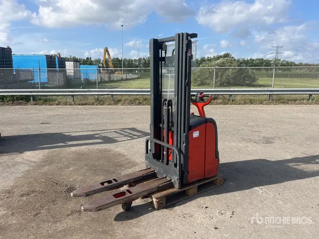 2012 Fenwick-Linde L16 1400 kg Electric Stacker
