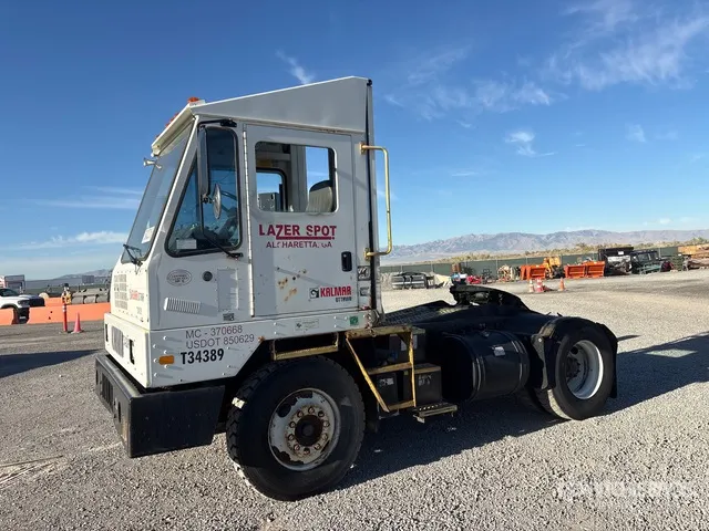 2014 Ottawa 4x2 Spotter Truck
