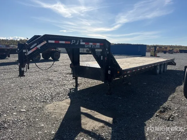 2009 PJ Trailers 29 ft Tri/A Gooseneck Equipment Trailer