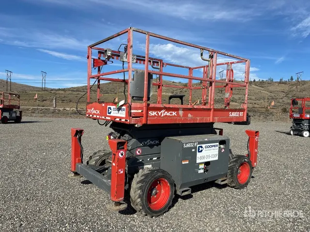 2018 Skyjack SJ6832 RT 4x4 Diesel Scissor Lift