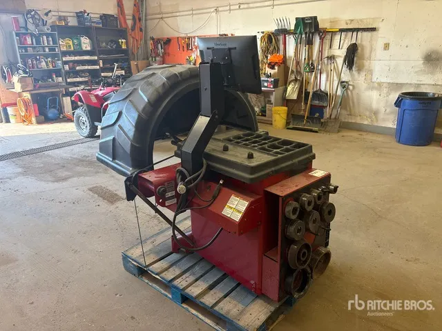 Coats 1600 Direct Drive 3D Tire Balancer Machine