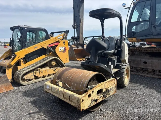 1992 Ingersoll Rand SD-25D Smooth Drum Compactor (Inoperable)
